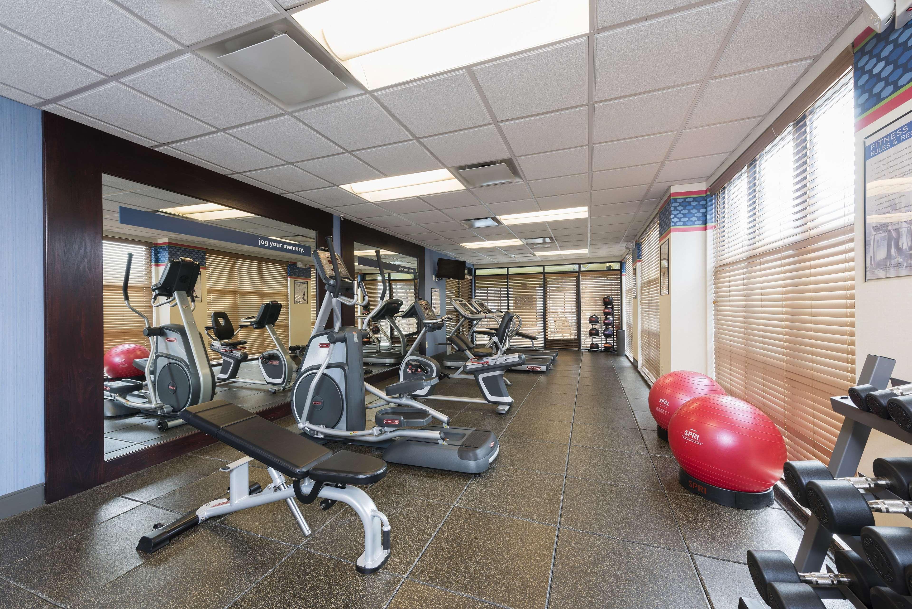 Hampton Inn Detroit Roseville Clinton Township Exteriör bild