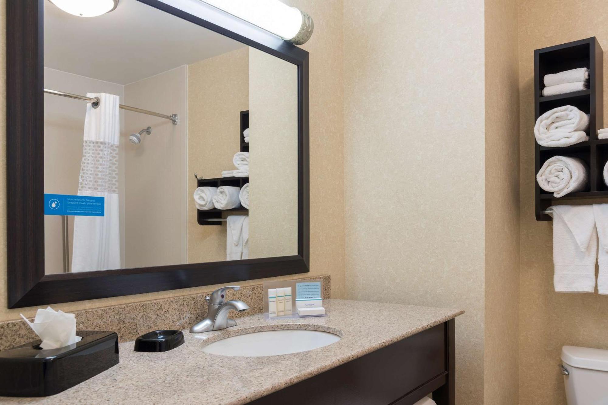 Hampton Inn Detroit Roseville Clinton Township Exteriör bild