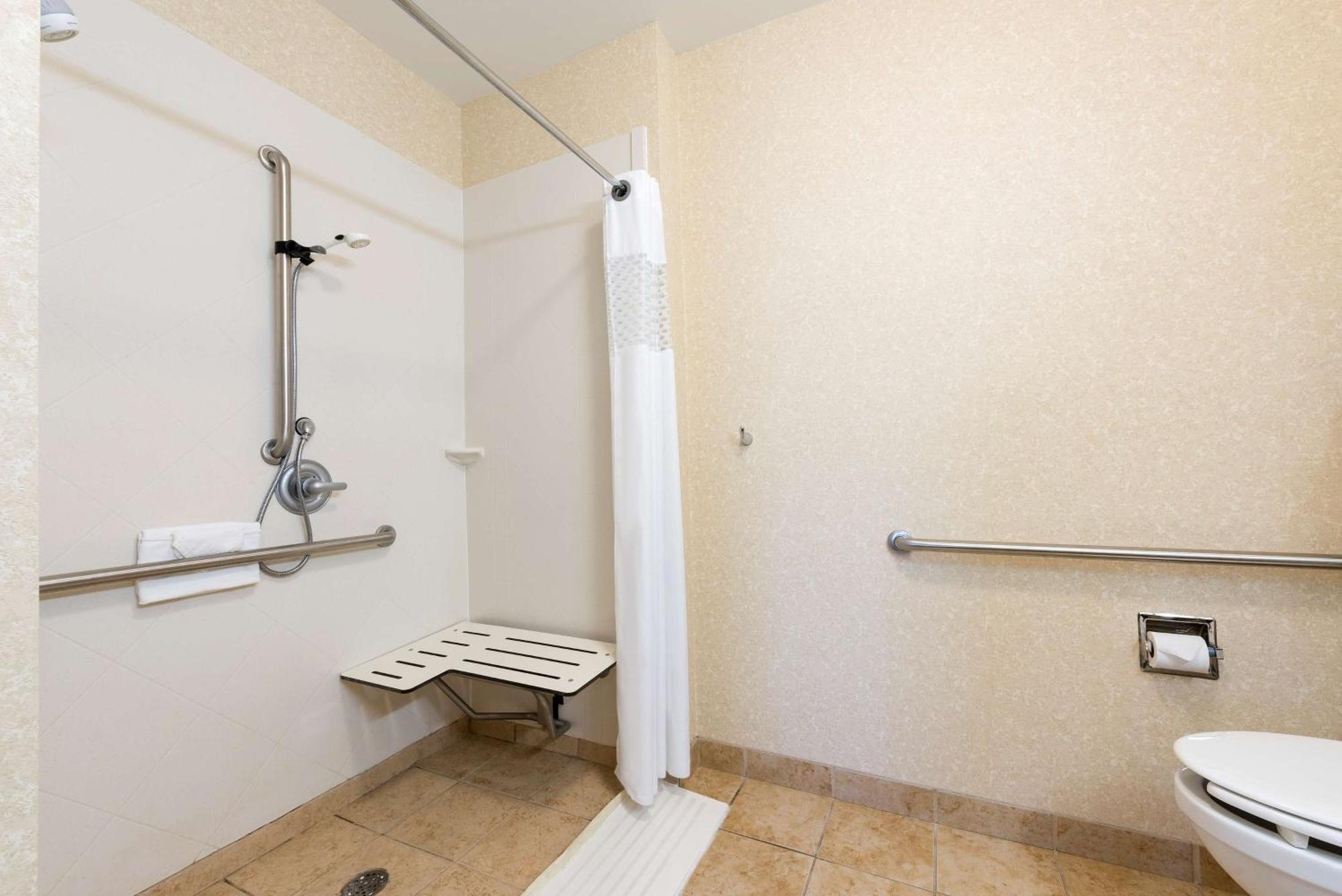 Hampton Inn Detroit Roseville Clinton Township Exteriör bild