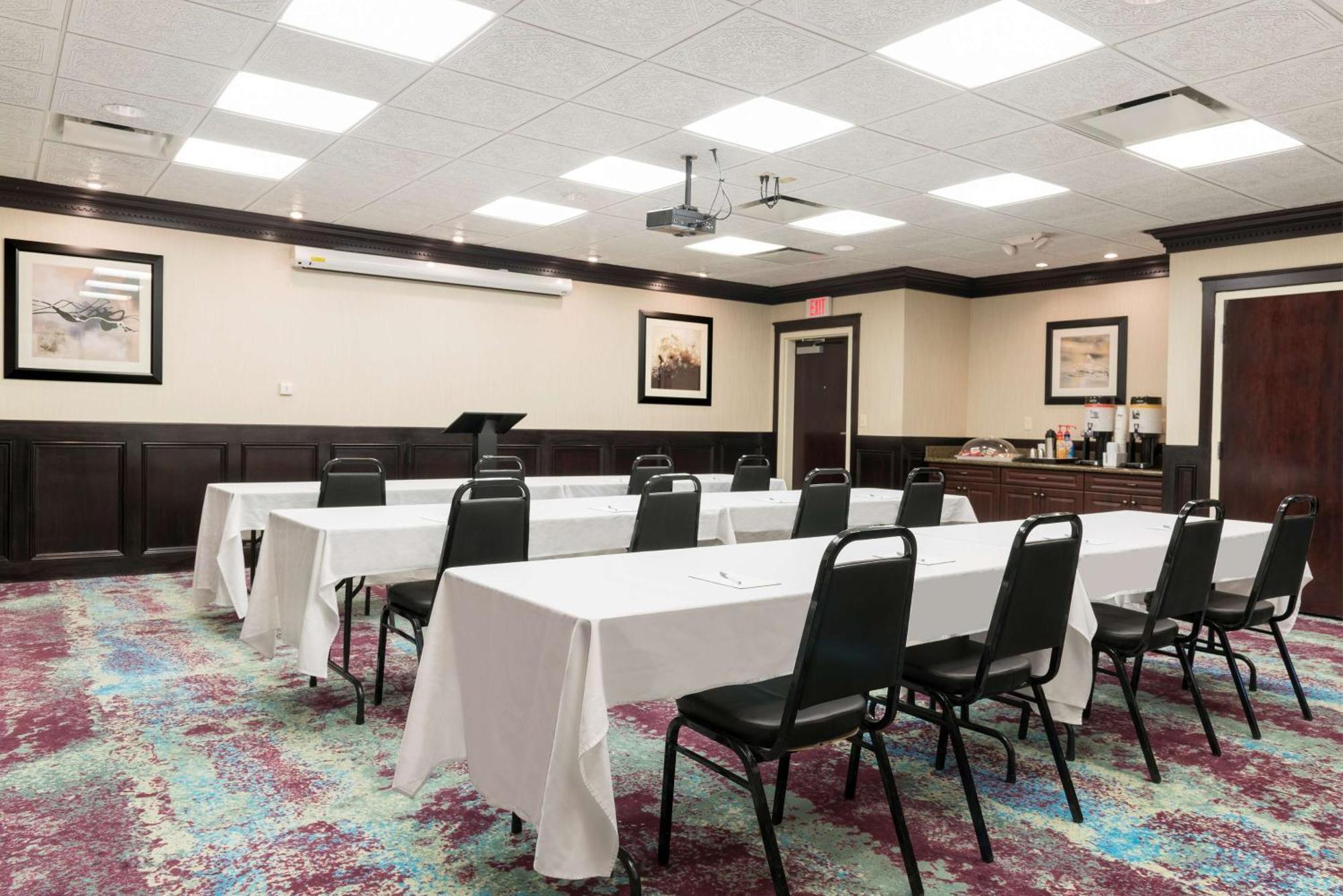 Hampton Inn Detroit Roseville Clinton Township Exteriör bild