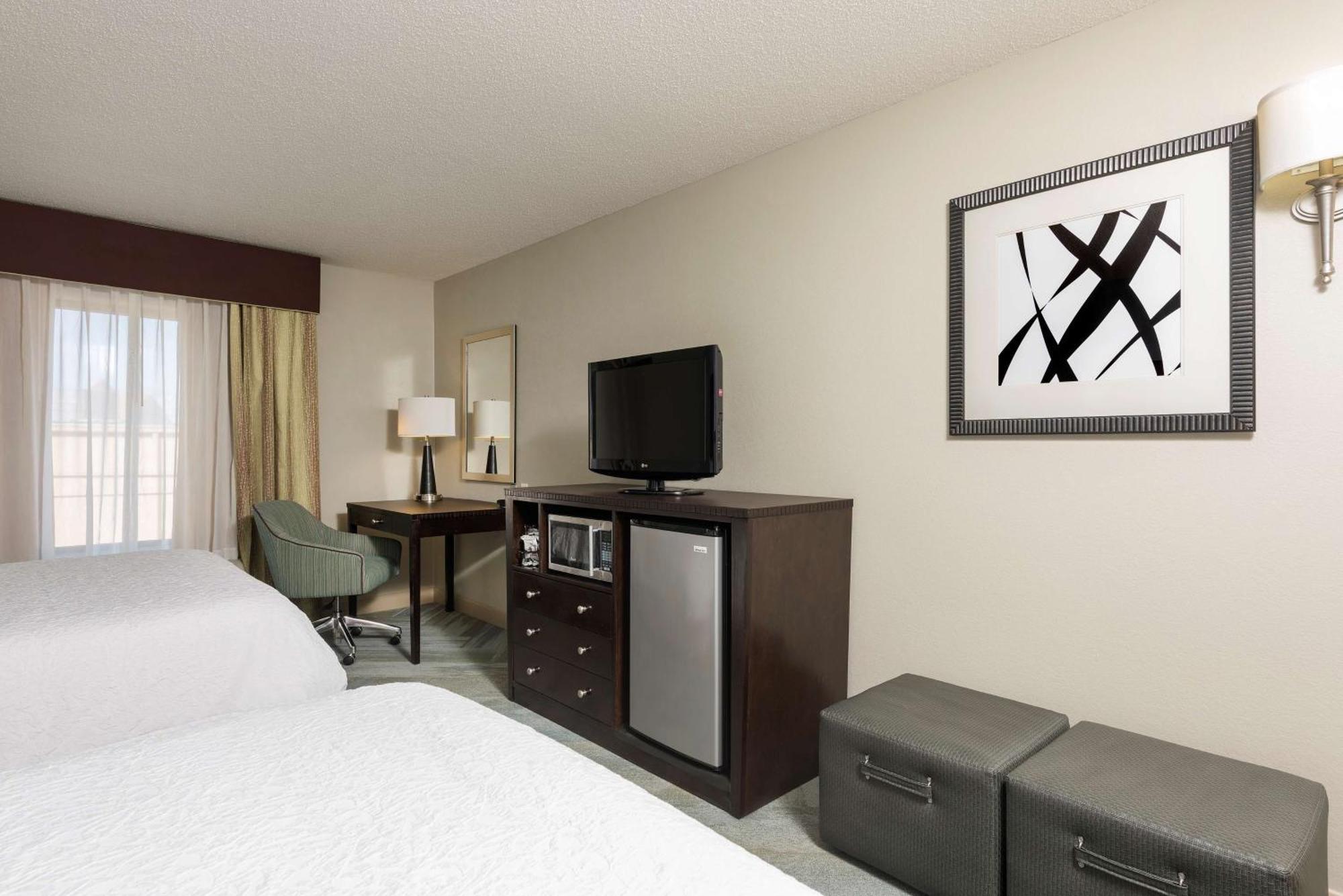Hampton Inn Detroit Roseville Clinton Township Exteriör bild