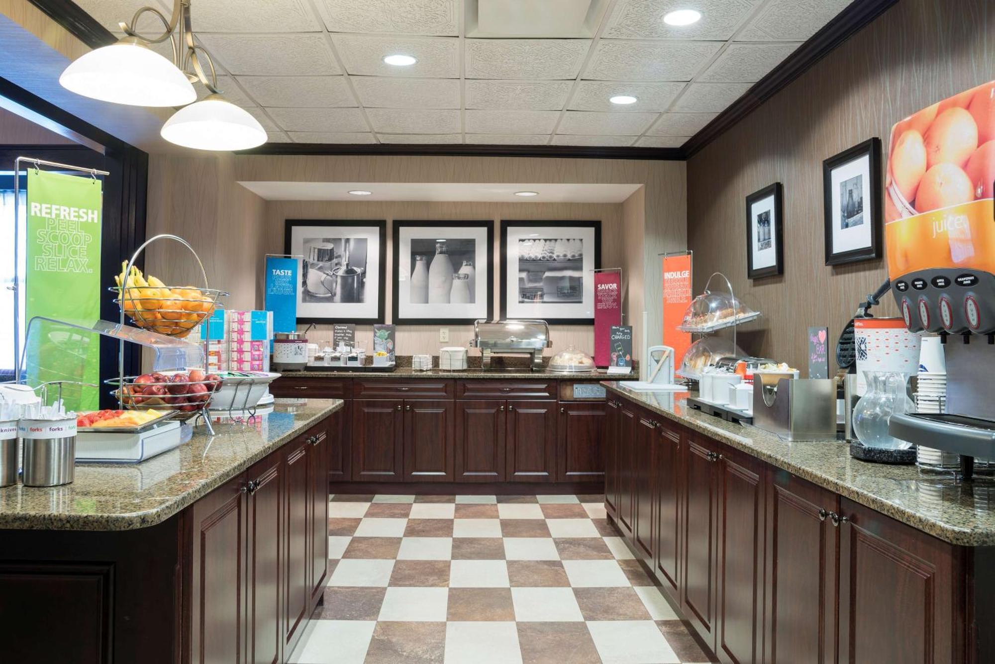 Hampton Inn Detroit Roseville Clinton Township Exteriör bild
