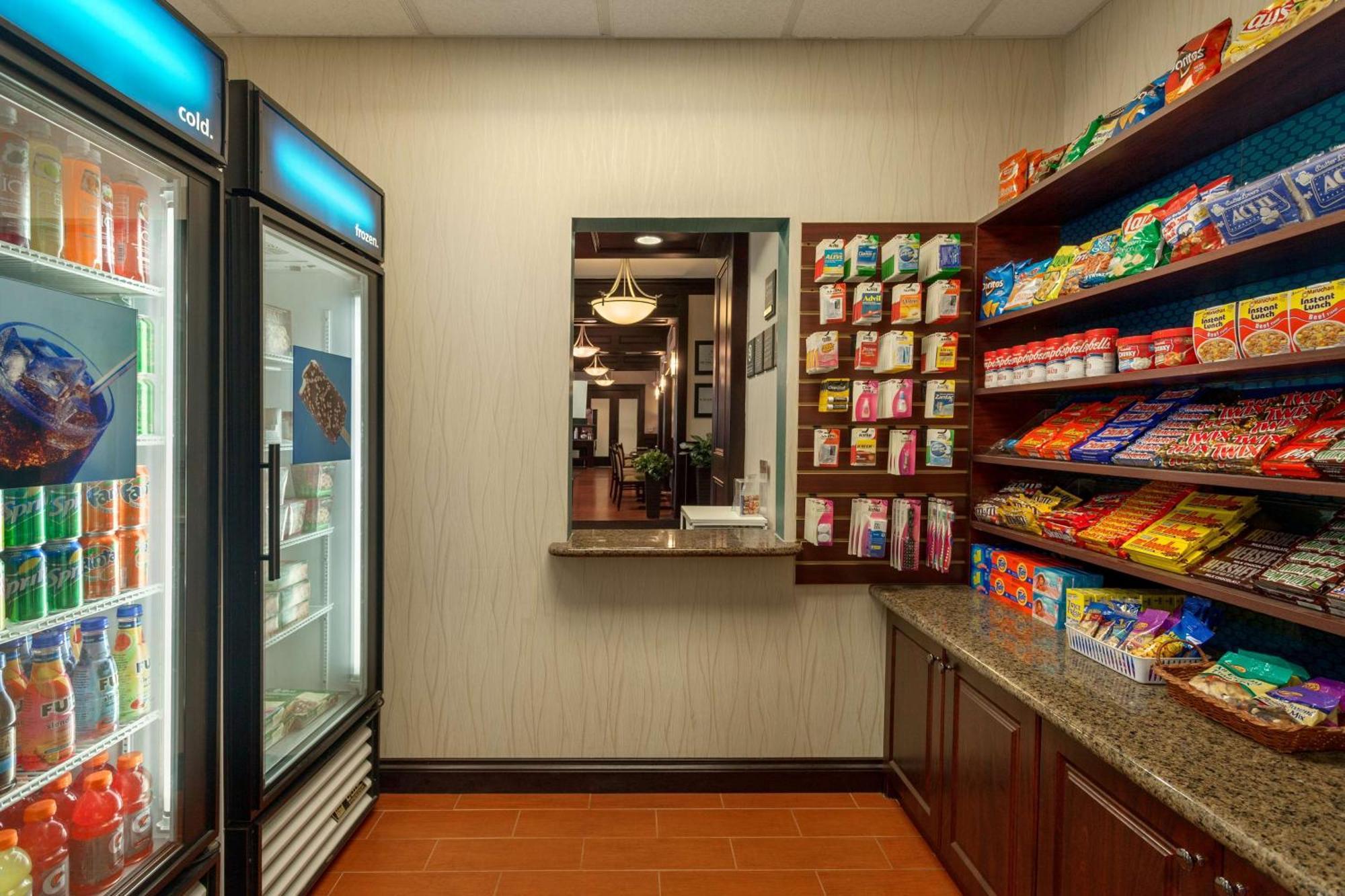 Hampton Inn Detroit Roseville Clinton Township Exteriör bild