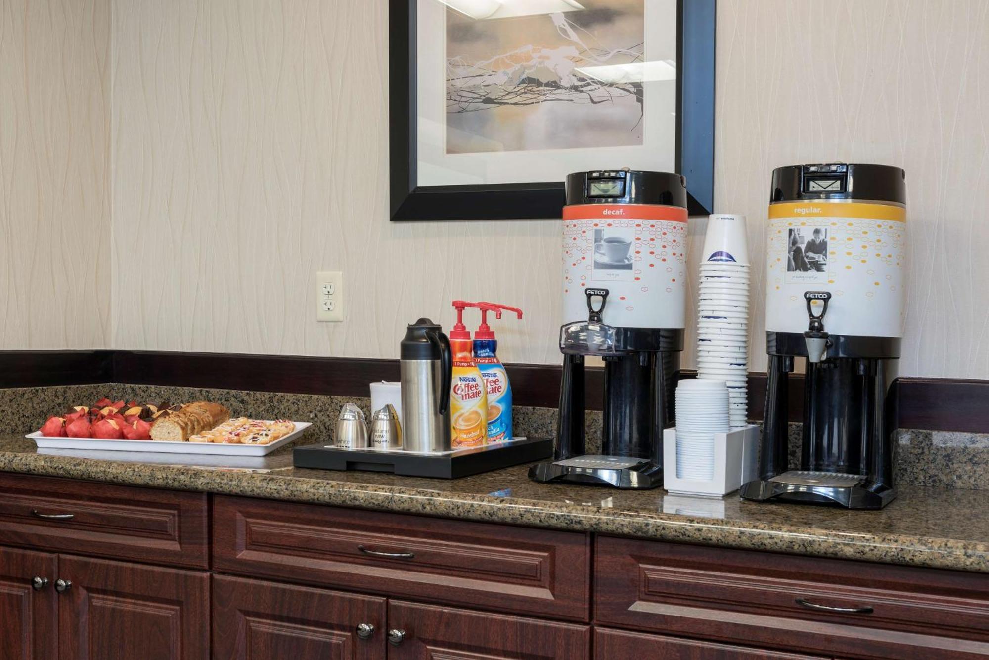 Hampton Inn Detroit Roseville Clinton Township Exteriör bild